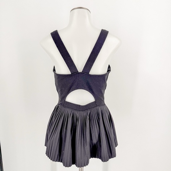 Lululemon Athletica Black Pleated Top - Picture 3 of 6